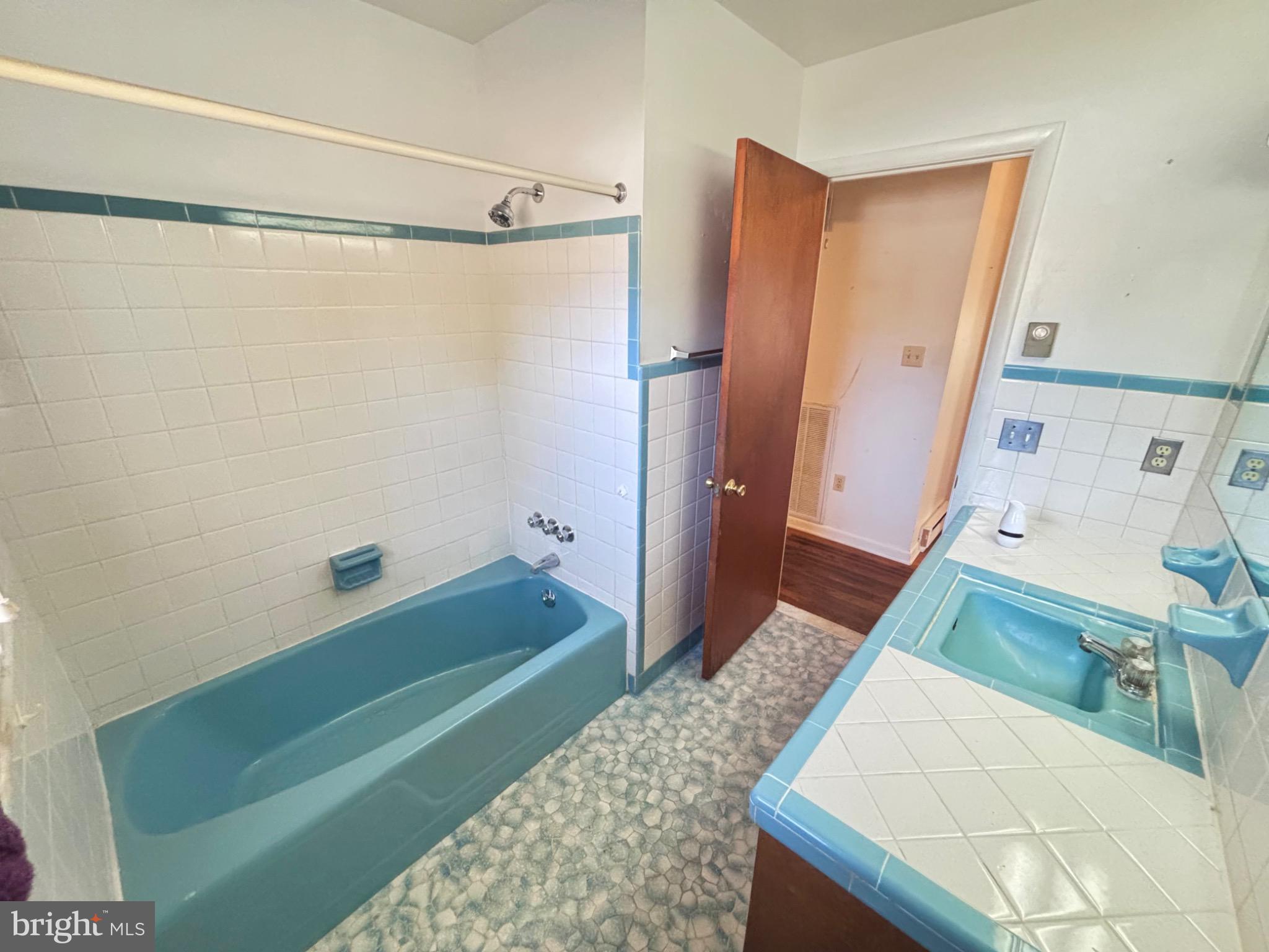 SIERRA MANOR - Residential