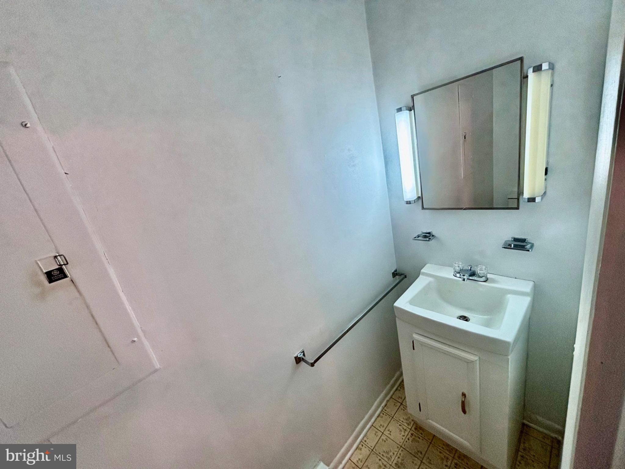 SIERRA MANOR - Residential