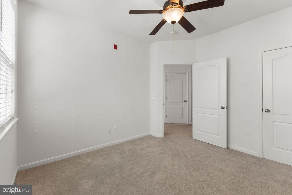 LINDEN ROW CONDOMINIUM - Residential Lease