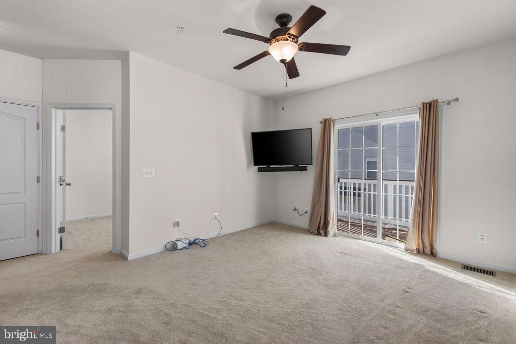 LINDEN ROW CONDOMINIUM - Residential Lease