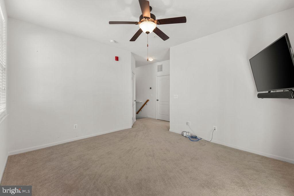 LINDEN ROW CONDOMINIUM - Residential Lease