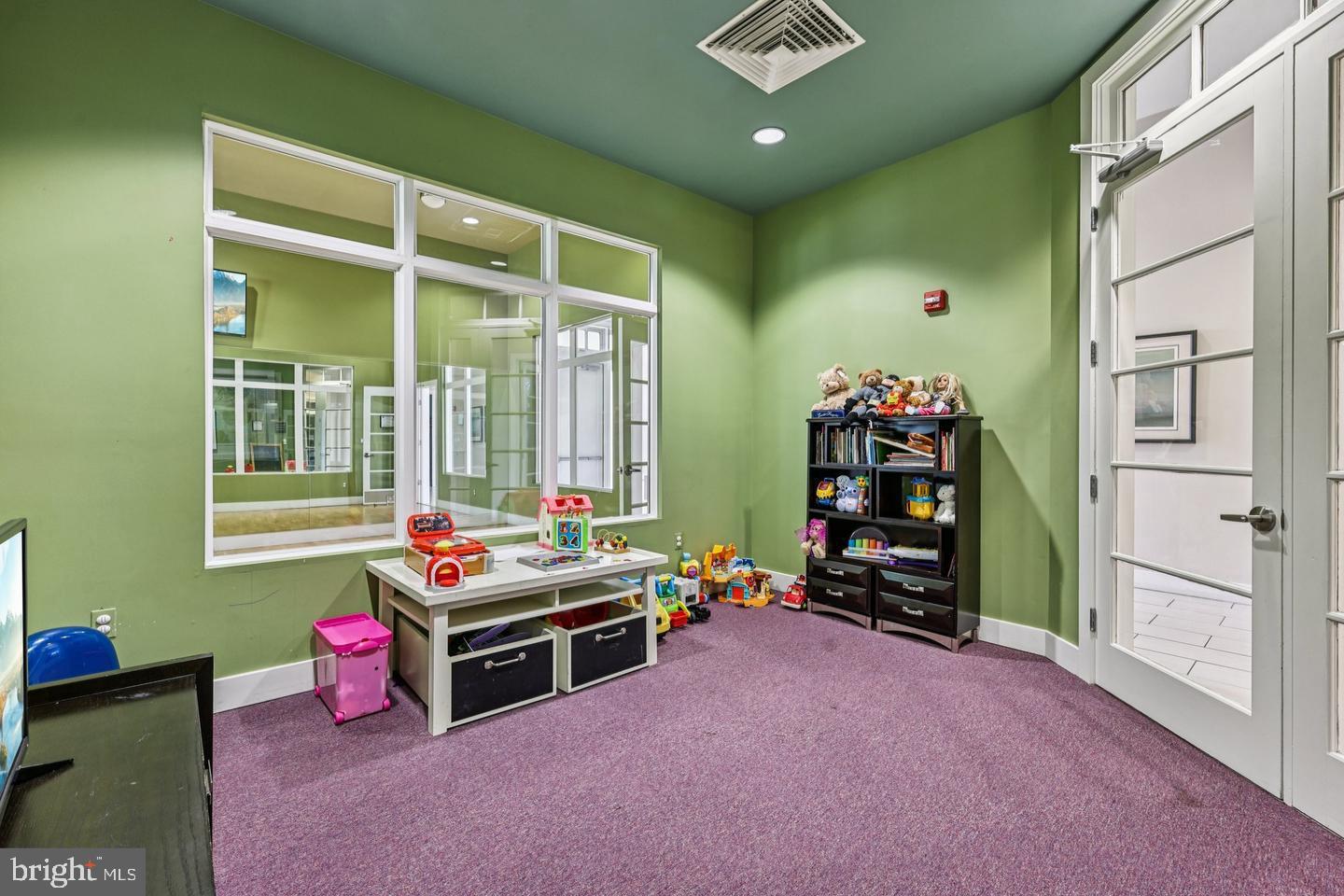 LINDEN ROW CONDOMINIUM - Residential Lease