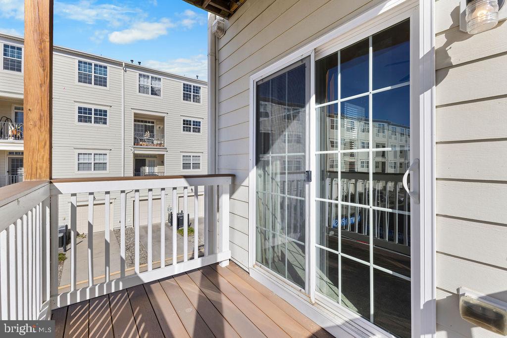 LINDEN ROW CONDOMINIUM - Residential Lease