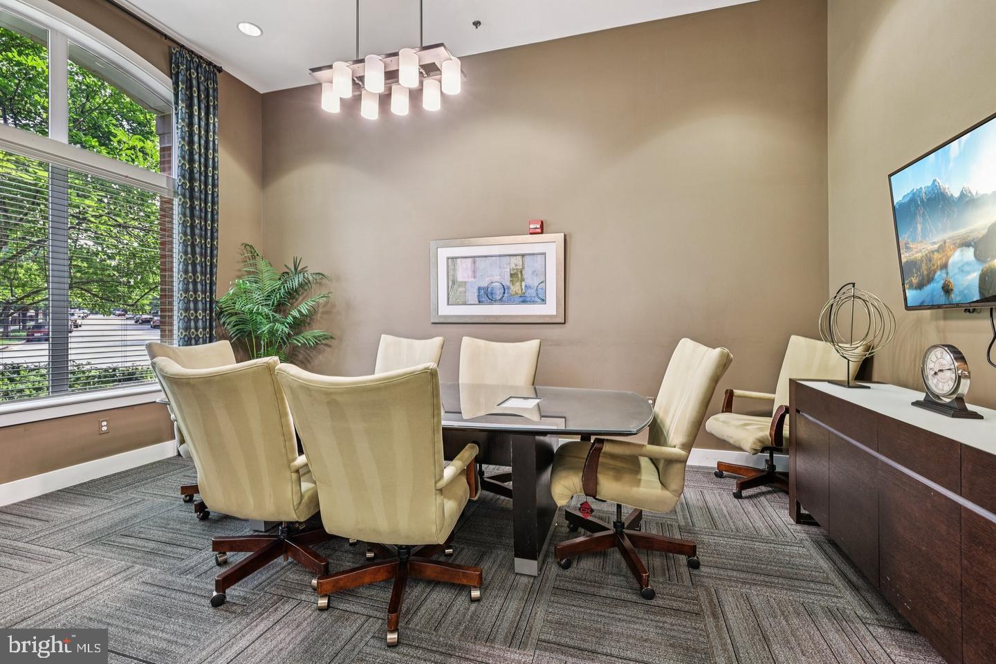 LINDEN ROW CONDOMINIUM - Residential Lease