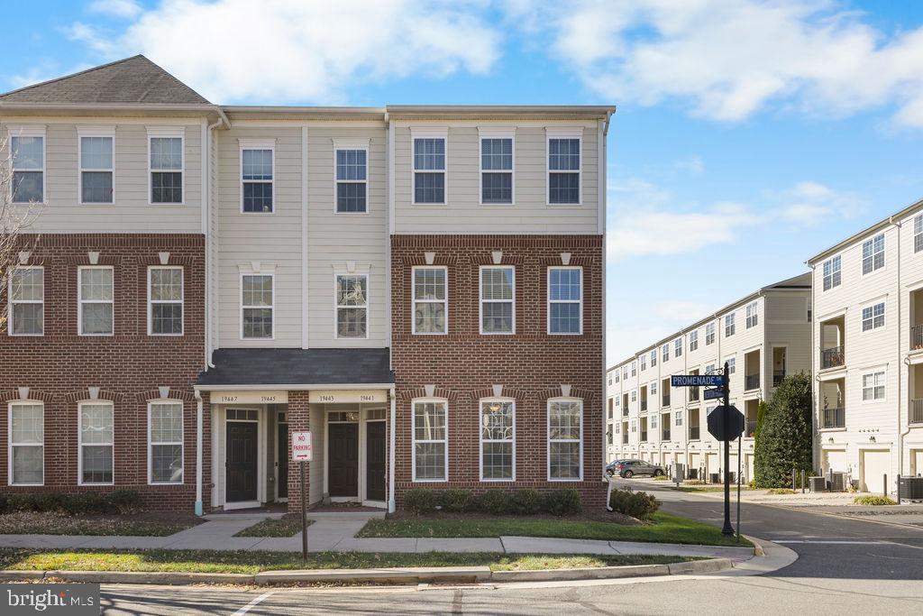 LINDEN ROW CONDOMINIUM - Residential Lease