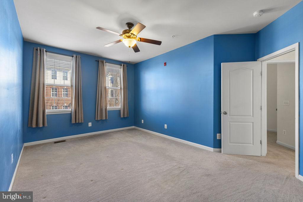 LINDEN ROW CONDOMINIUM - Residential Lease