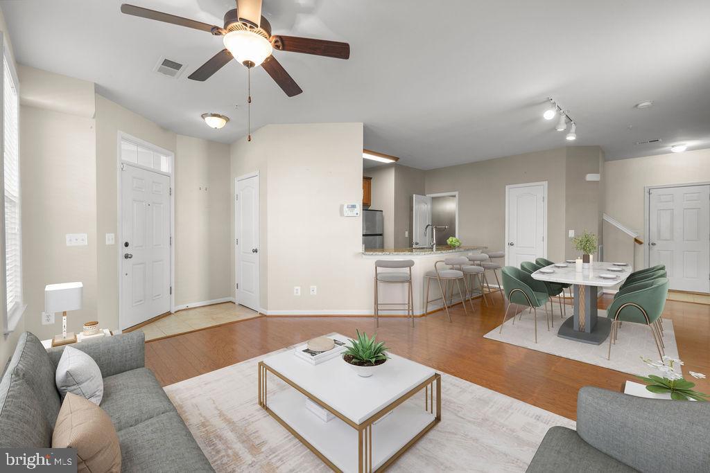 LINDEN ROW CONDOMINIUM - Residential Lease