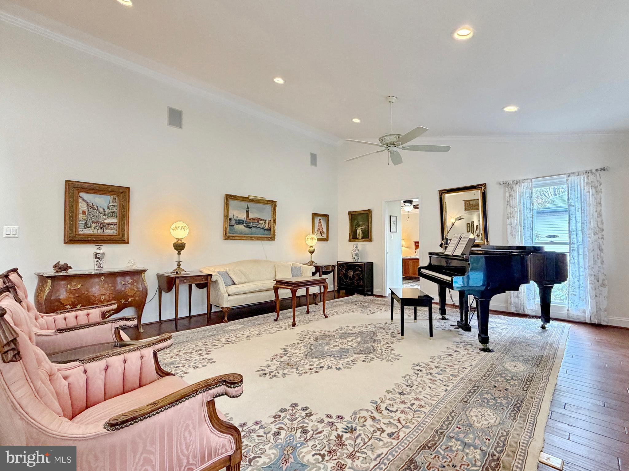 KINGS GRANT - Residential