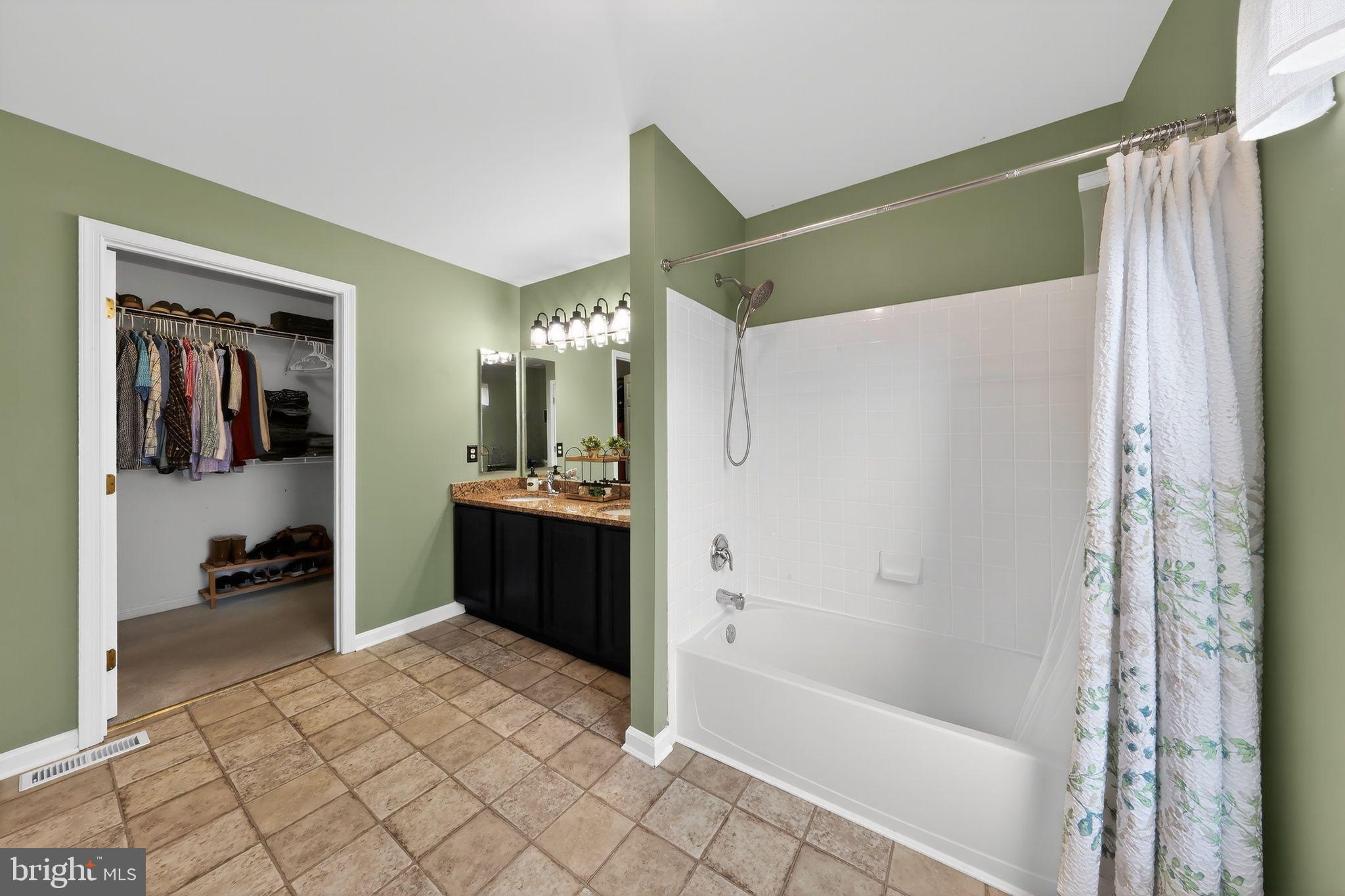 CHANDELEUR WOODS - Residential