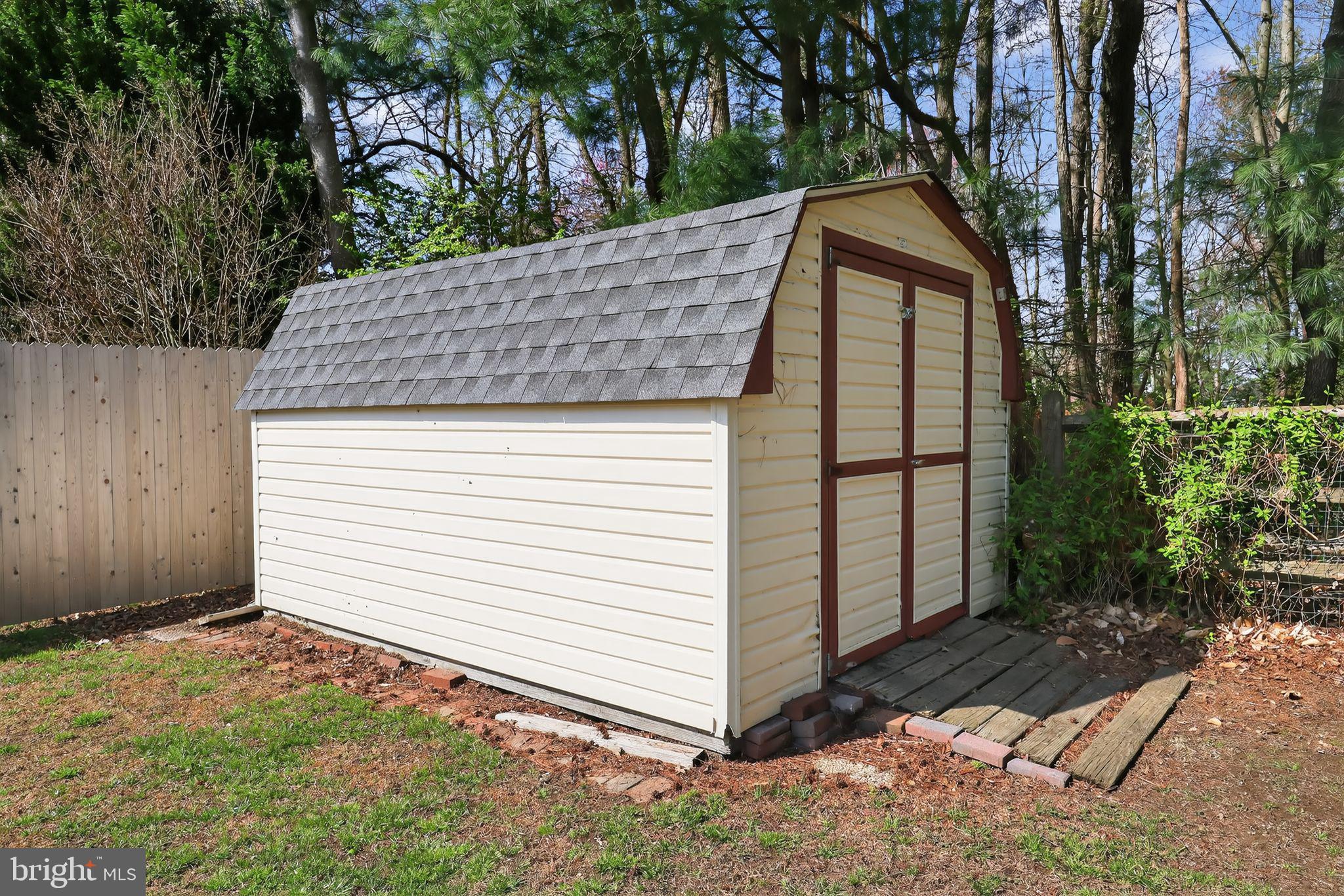 CHANDELEUR WOODS - Residential