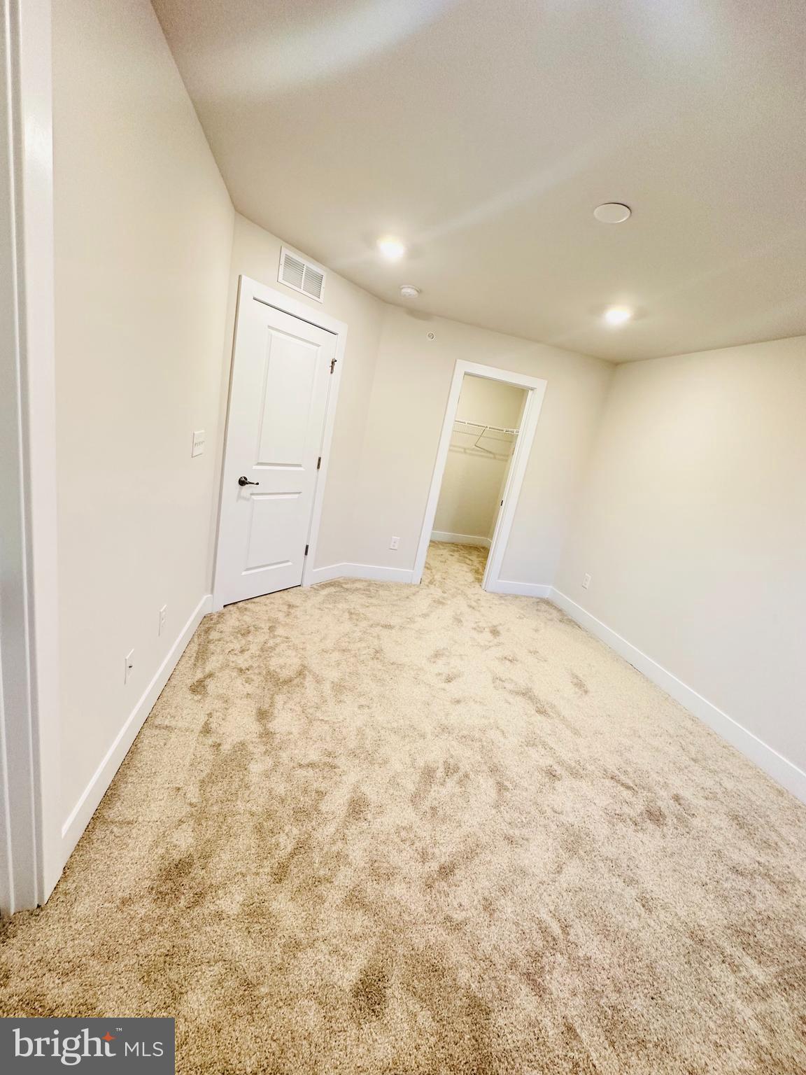 VILLAGES AT SPRING HILL - Residential Lease