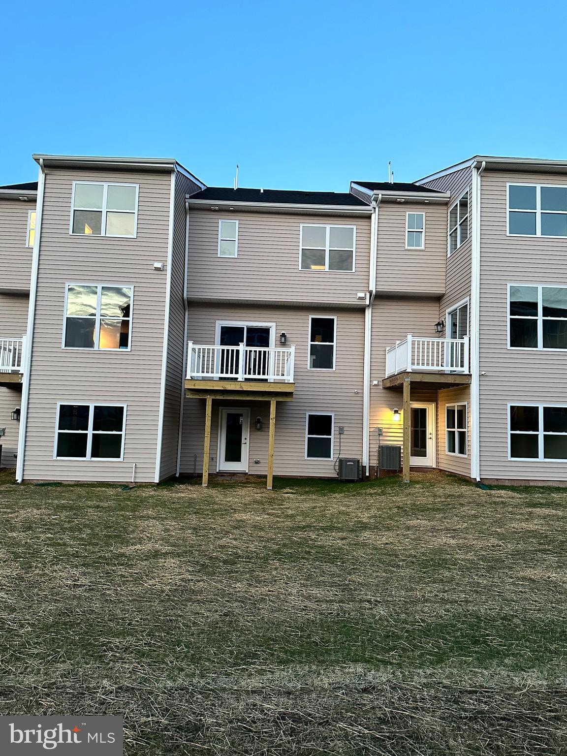 VILLAGES AT SPRING HILL - Residential Lease