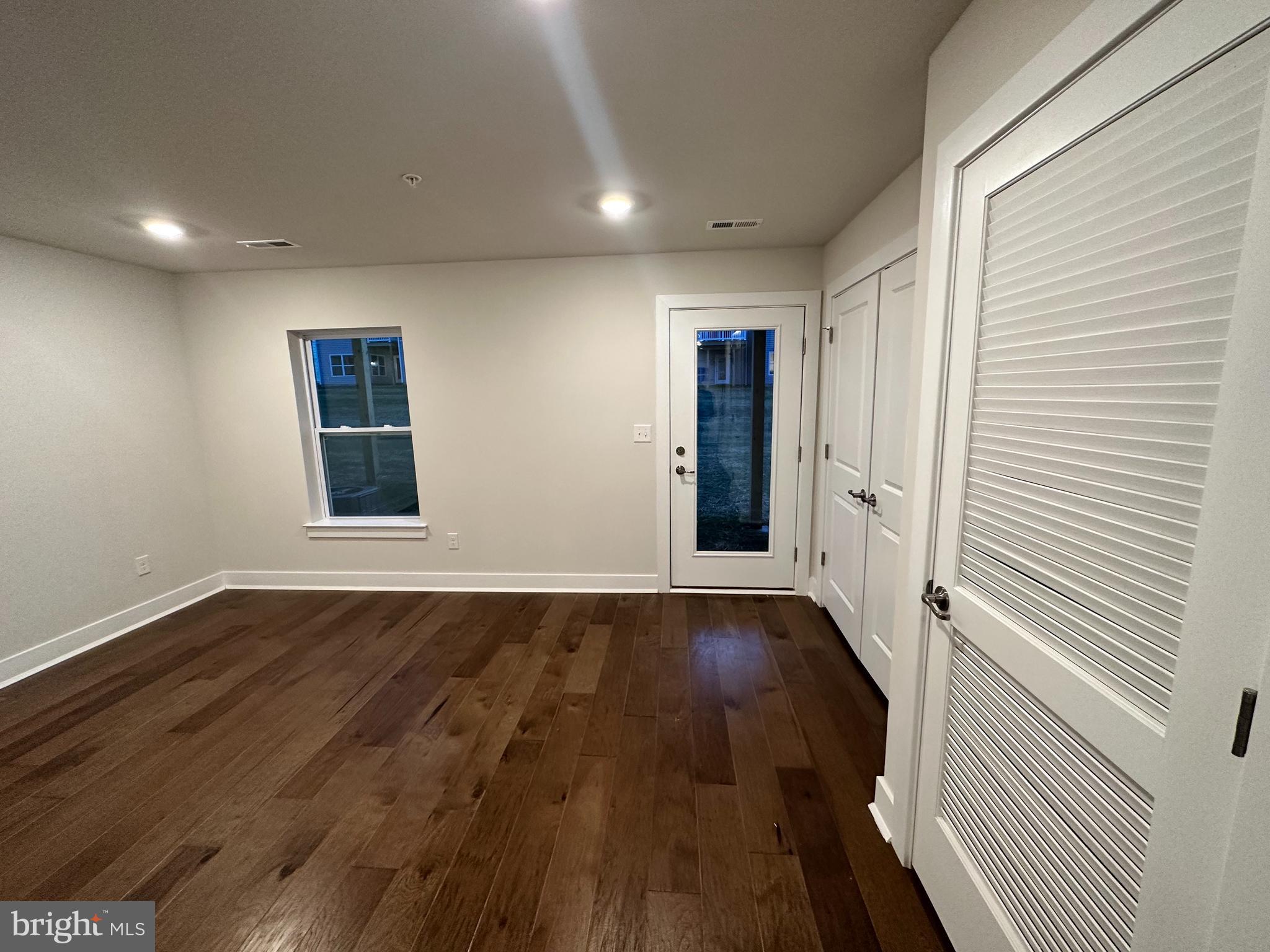 VILLAGES AT SPRING HILL - Residential Lease