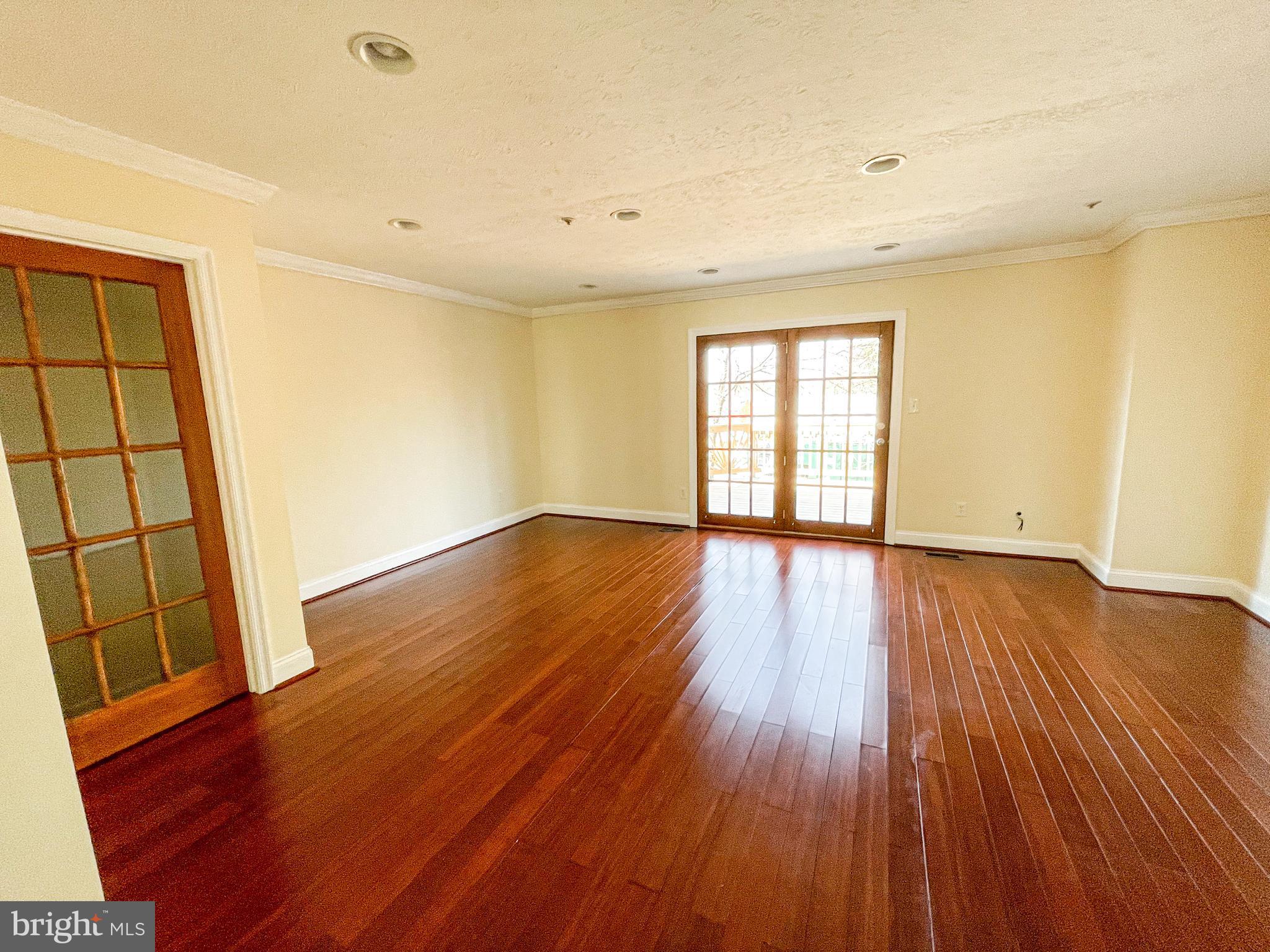 ELIZABETHS LANDING - Residential