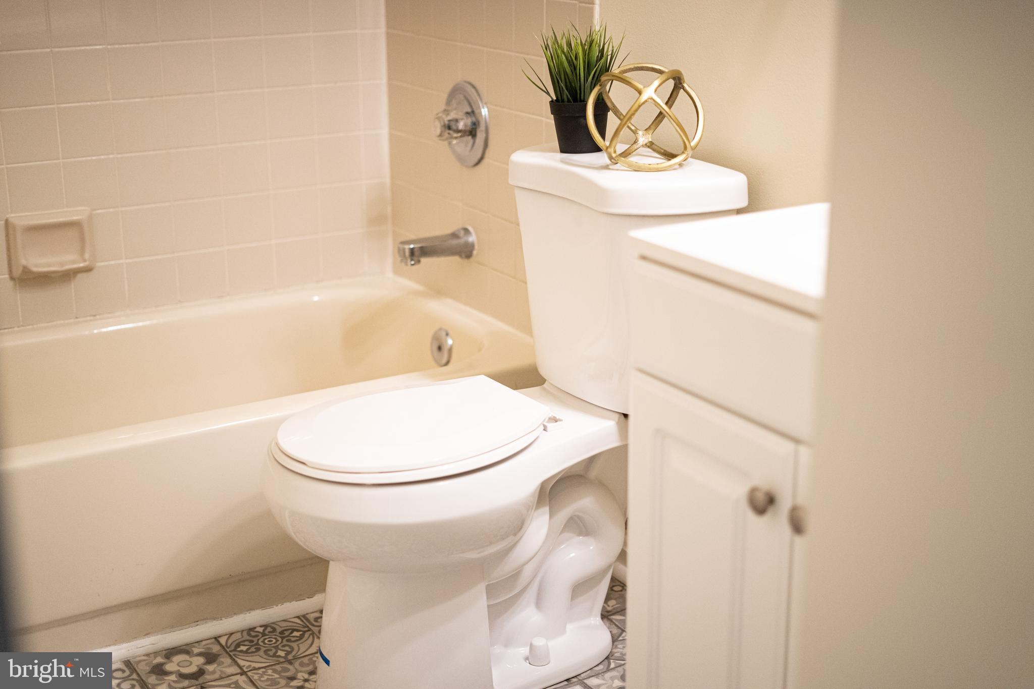 ELIZABETHS LANDING - Residential