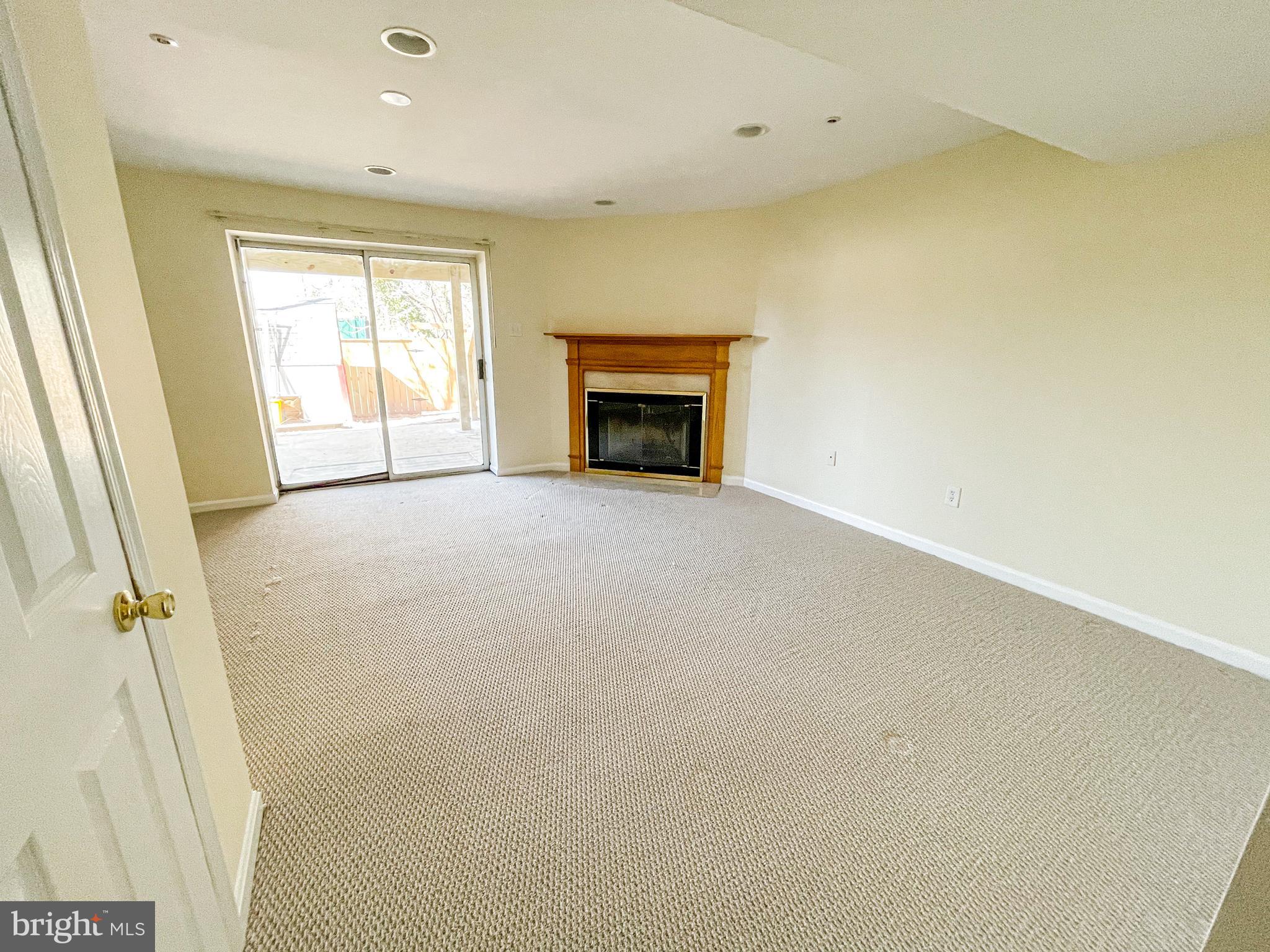 ELIZABETHS LANDING - Residential