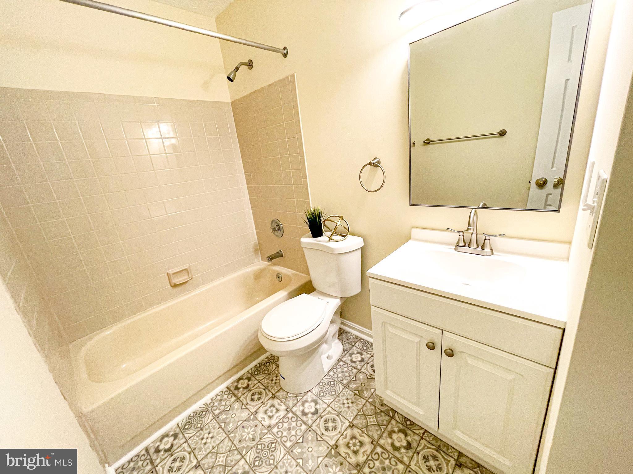 ELIZABETHS LANDING - Residential