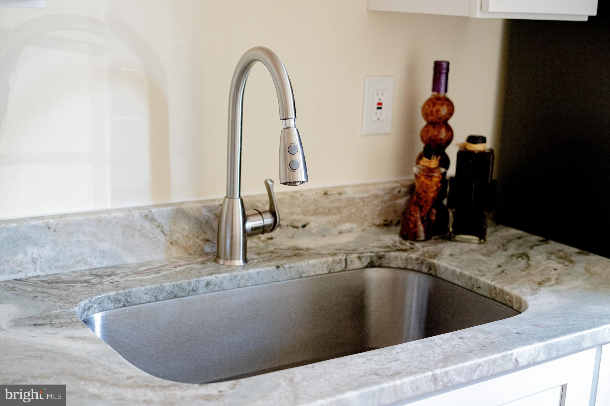 ELIZABETHS LANDING - Residential