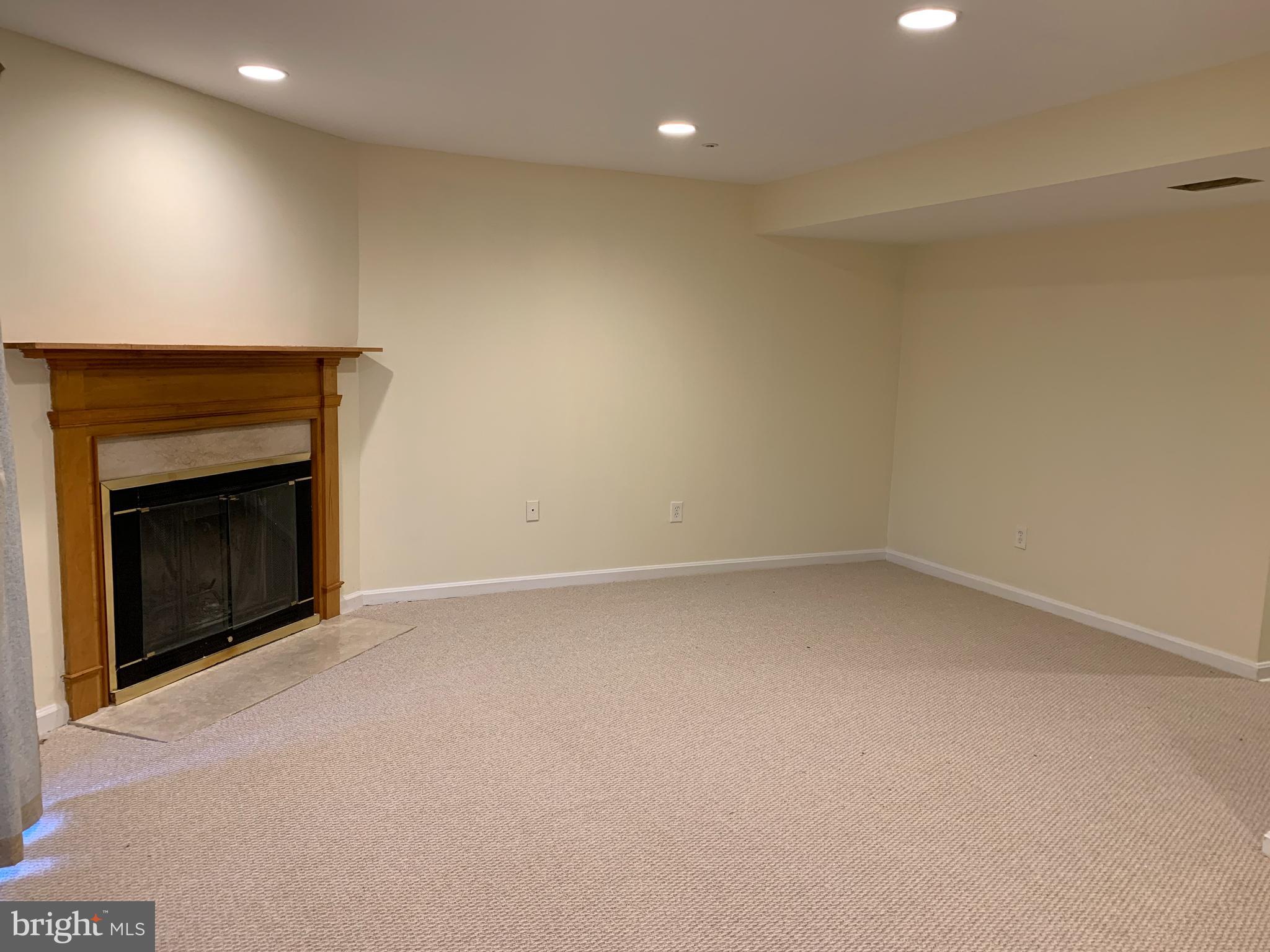 ELIZABETHS LANDING - Residential