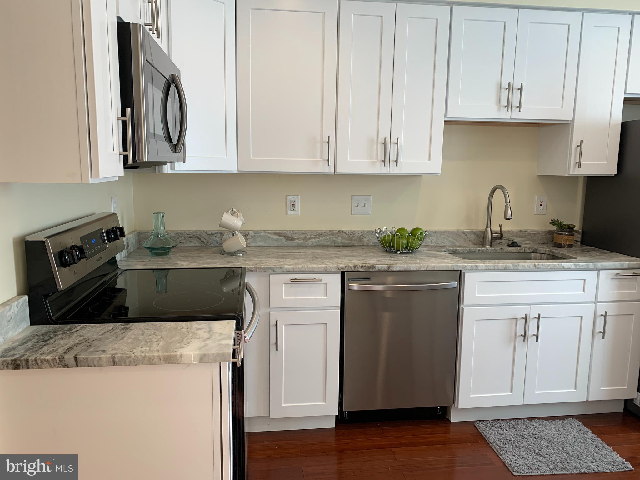 ELIZABETHS LANDING - Residential