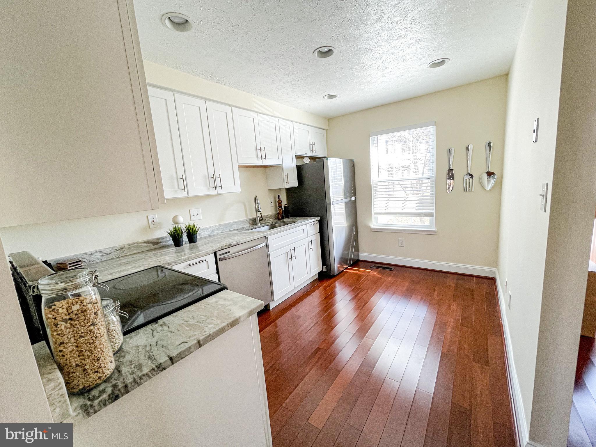 ELIZABETHS LANDING - Residential