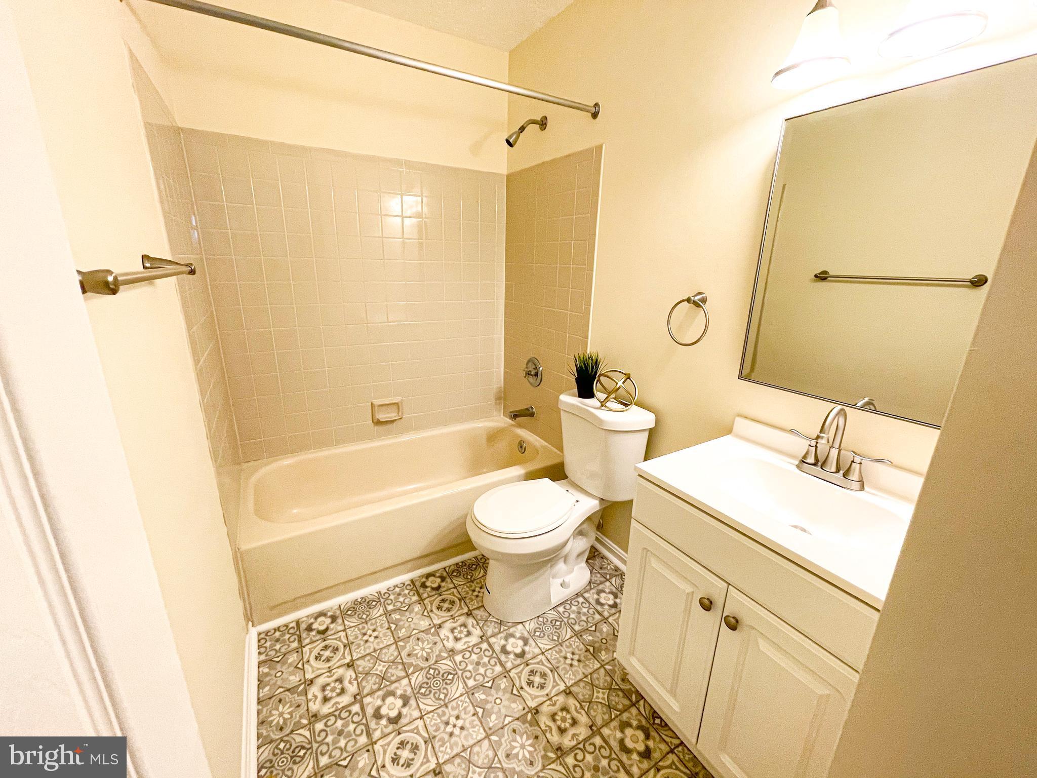 ELIZABETHS LANDING - Residential