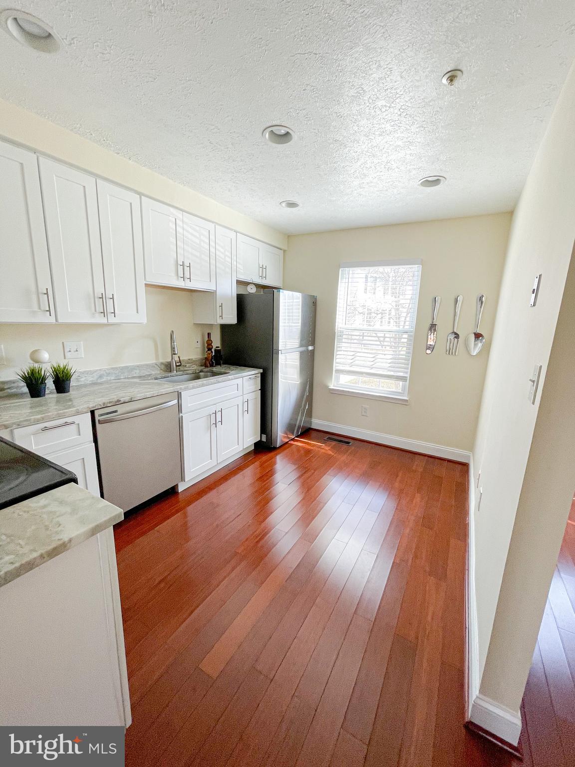 ELIZABETHS LANDING - Residential