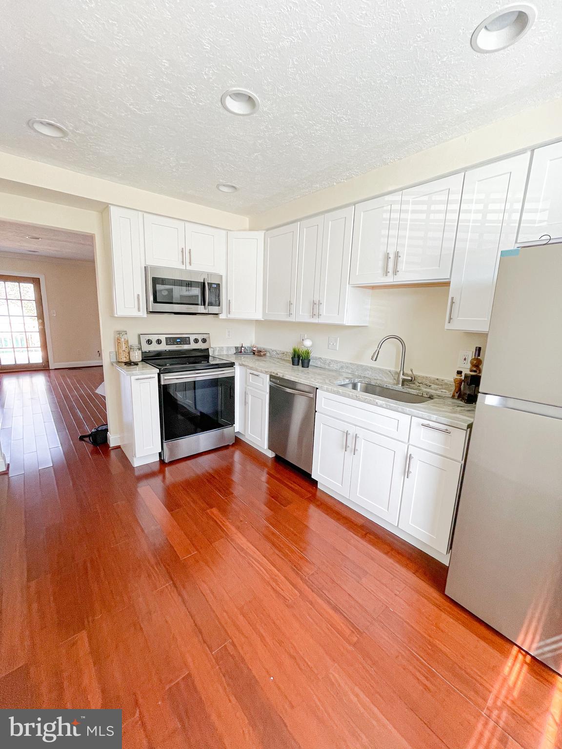 ELIZABETHS LANDING - Residential