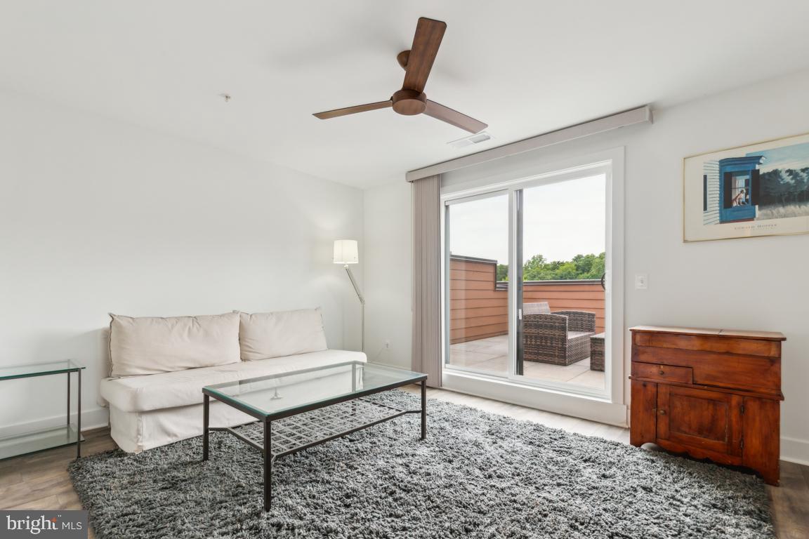 TOWER OAKS - Residential