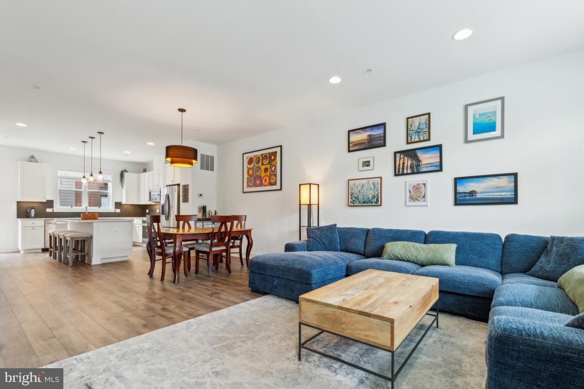 TOWER OAKS - Residential