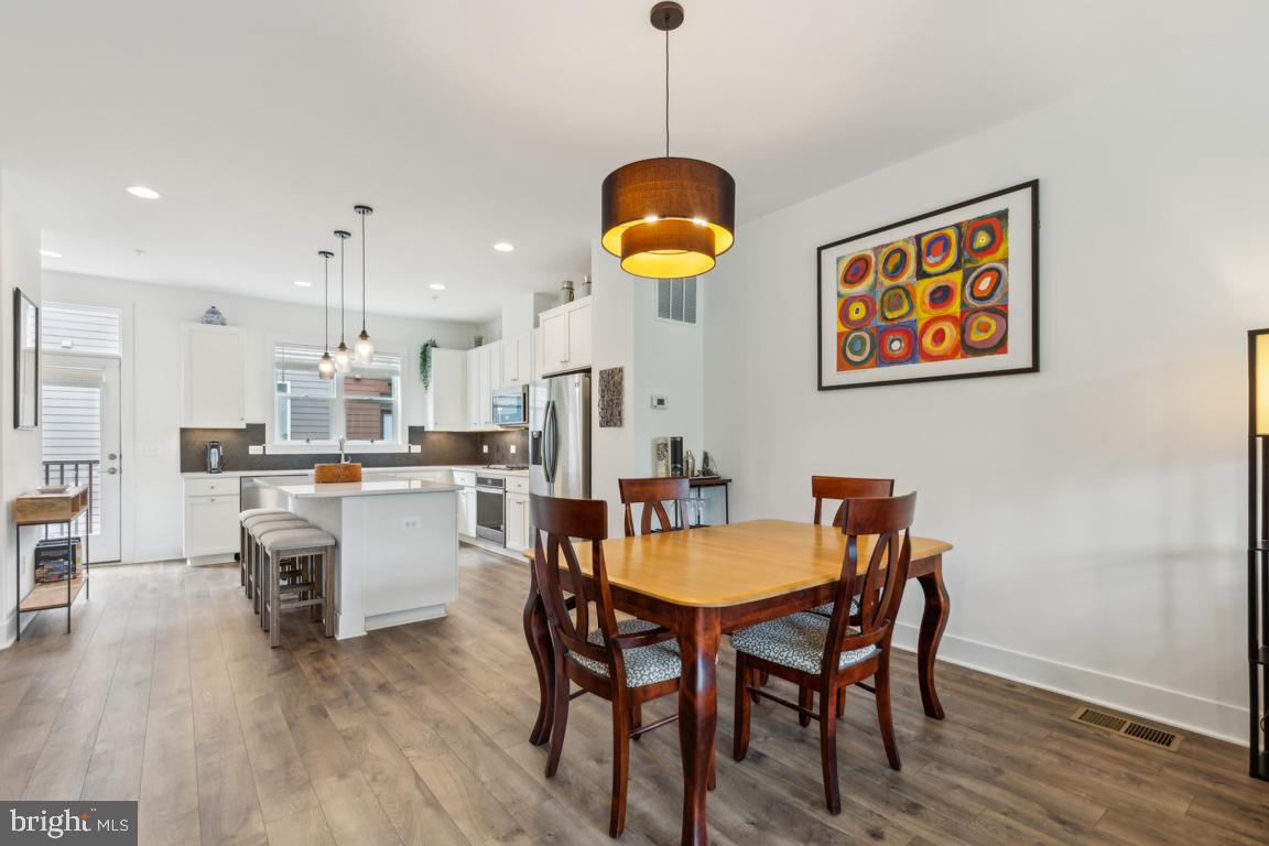 TOWER OAKS - Residential