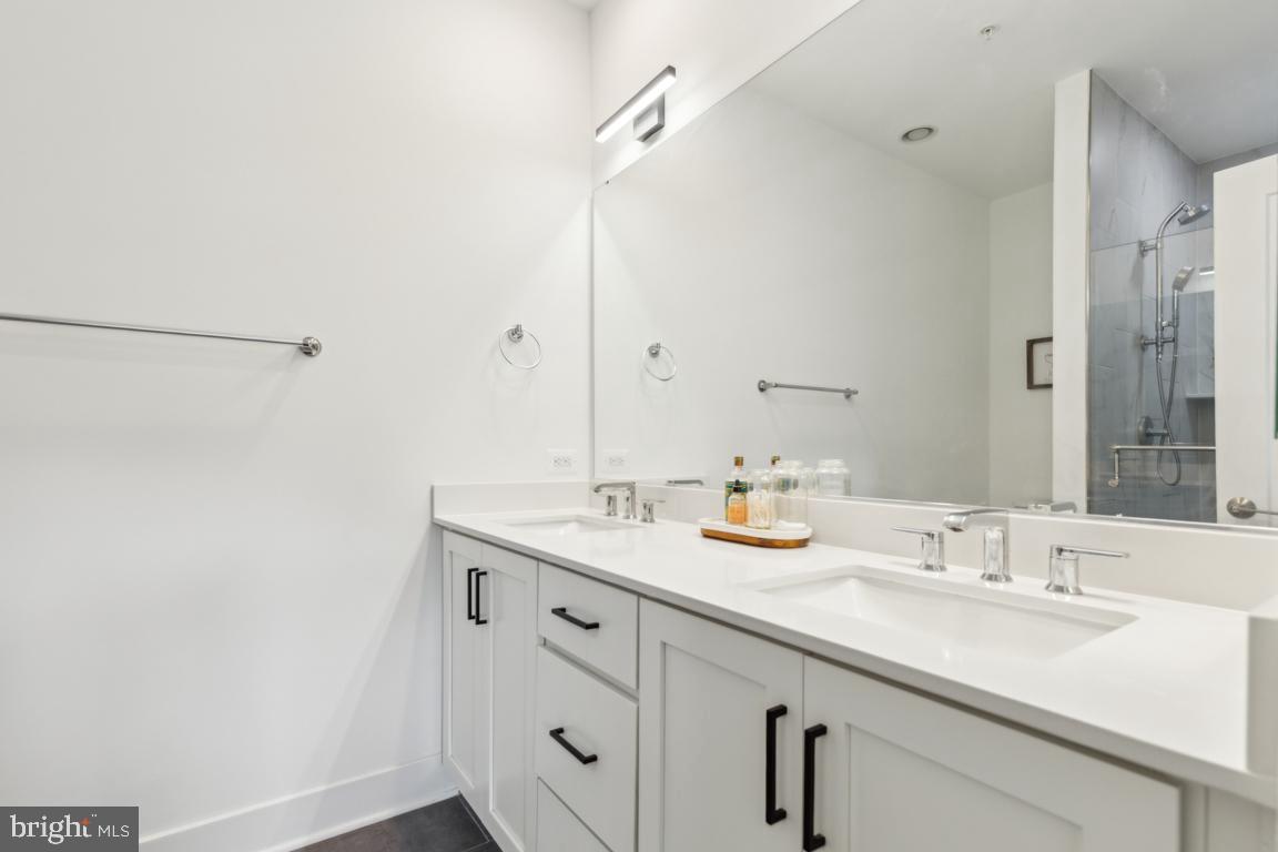 TOWER OAKS - Residential