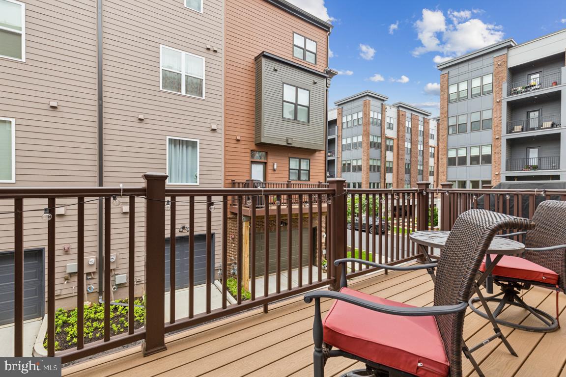 TOWER OAKS - Residential