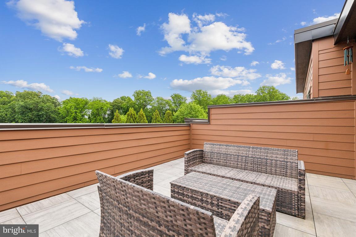 TOWER OAKS - Residential