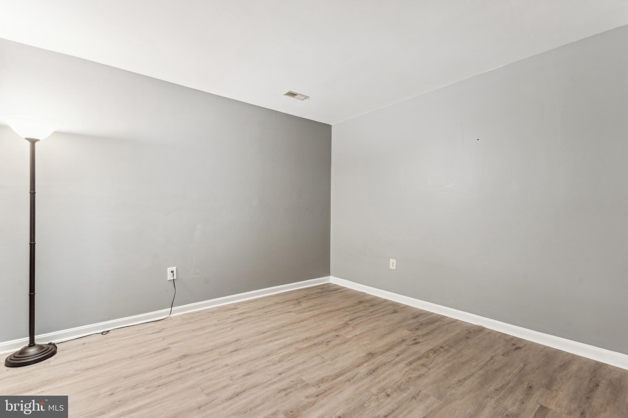 RUNNYMEADE - Residential