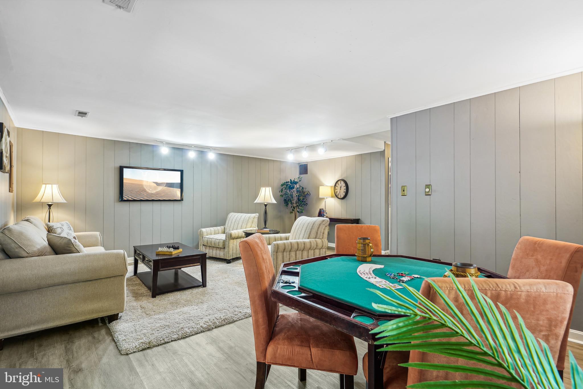 RUNNYMEADE - Residential