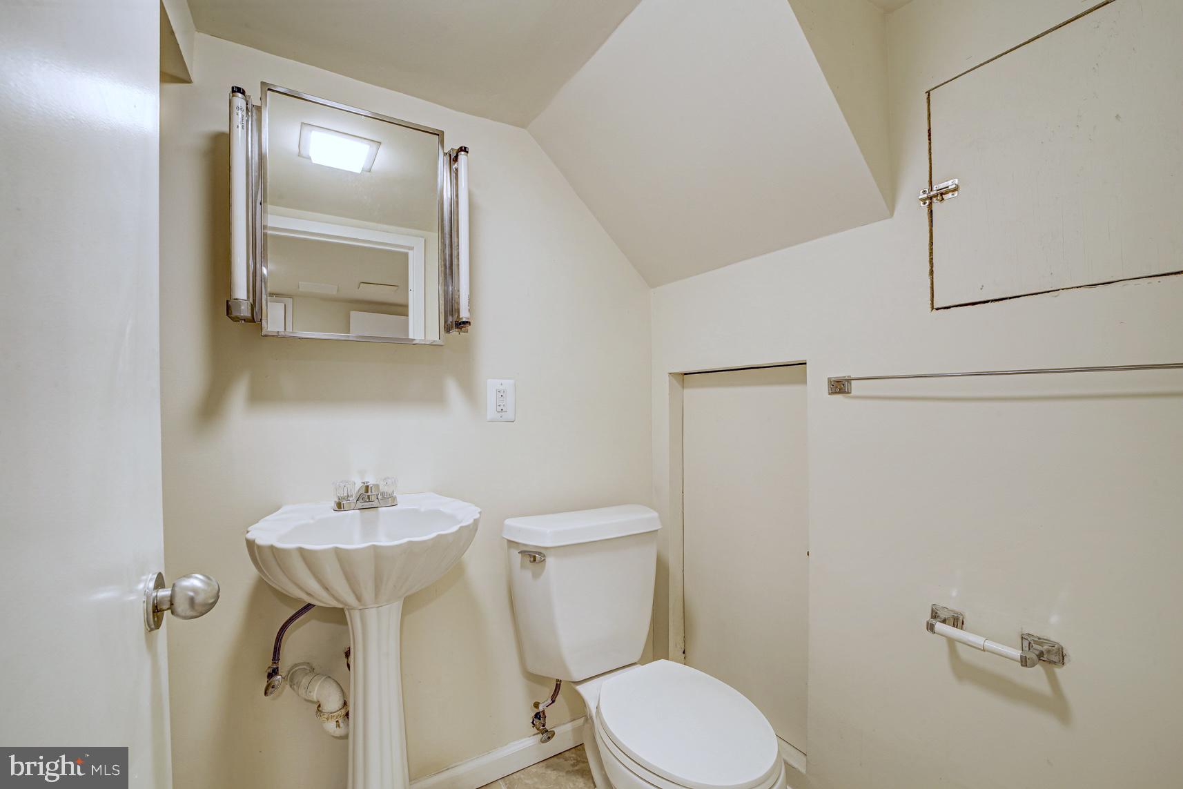 VEIRS MILL VILLAGE - Residential