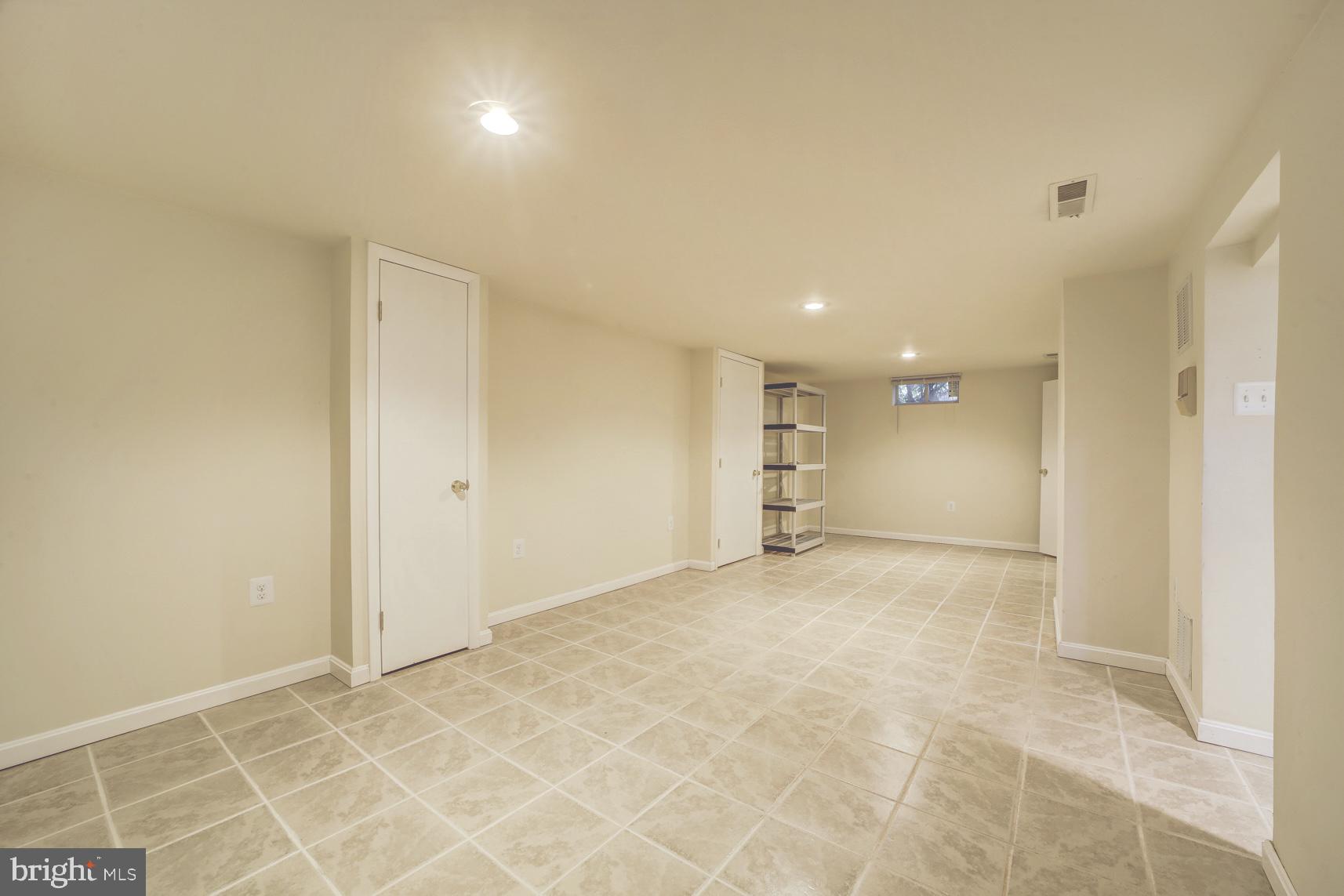 VEIRS MILL VILLAGE - Residential