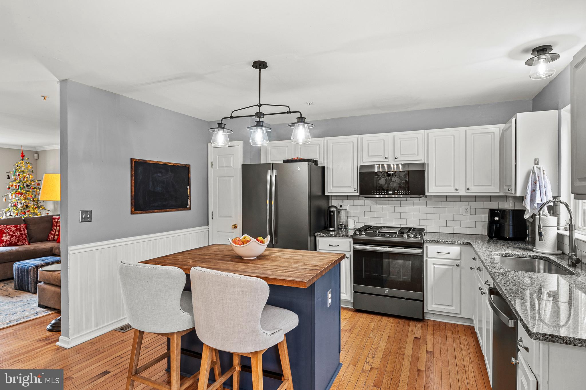 SOUTH RIVER COLONY - Residential