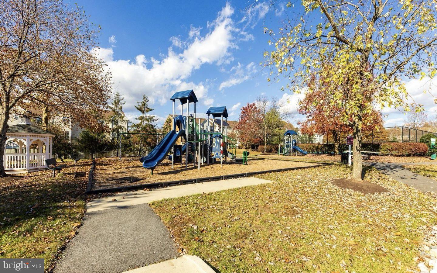 SOUTH RIVER COLONY - Residential