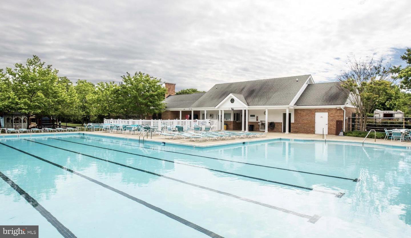 SOUTH RIVER COLONY - Residential