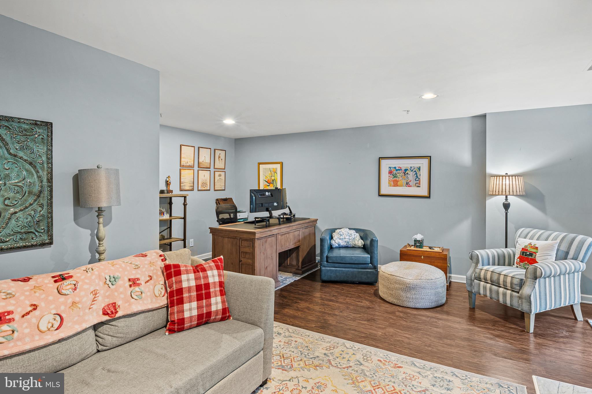 SOUTH RIVER COLONY - Residential