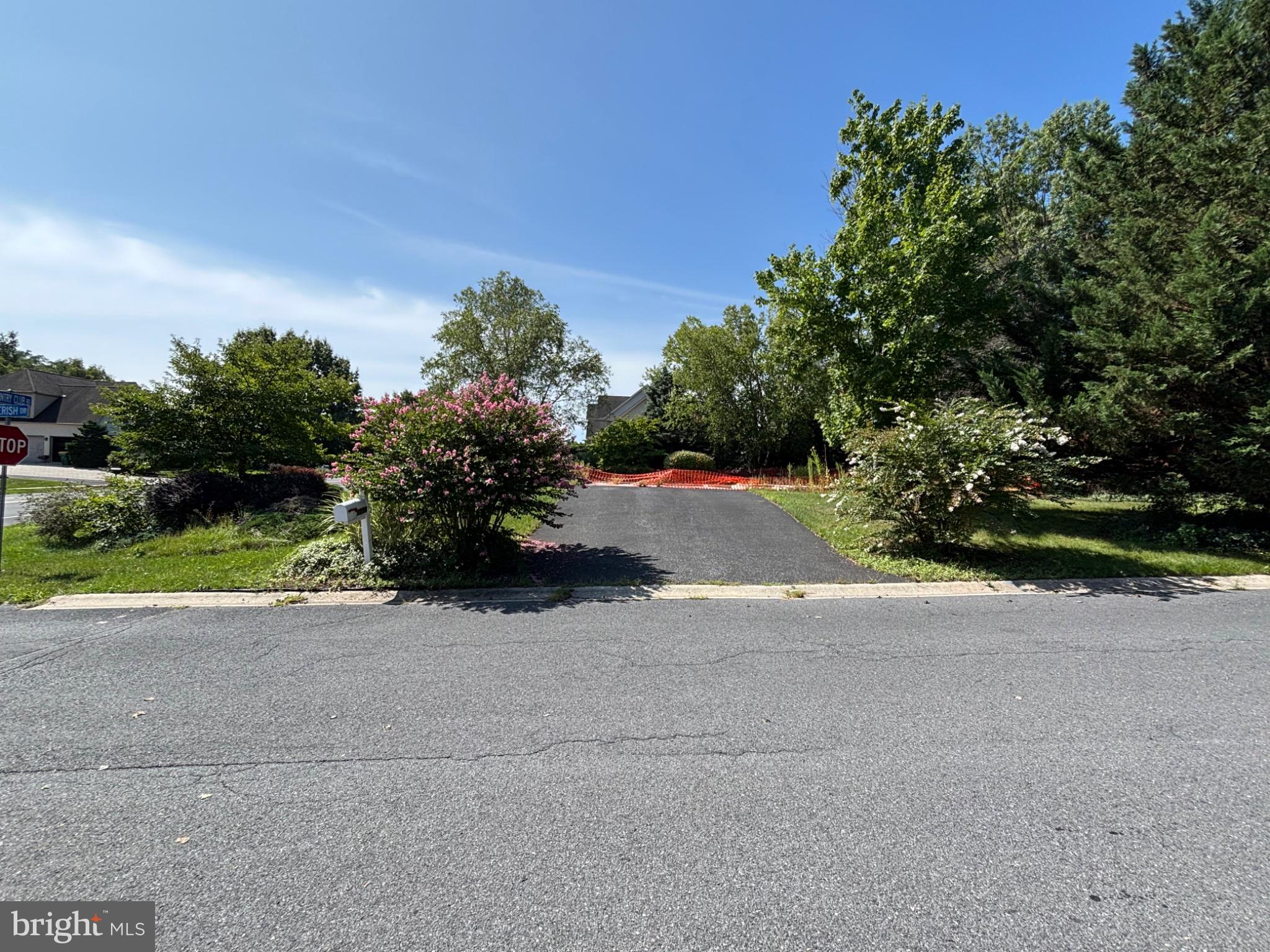 1098 COUNTRY CLUB ROAD