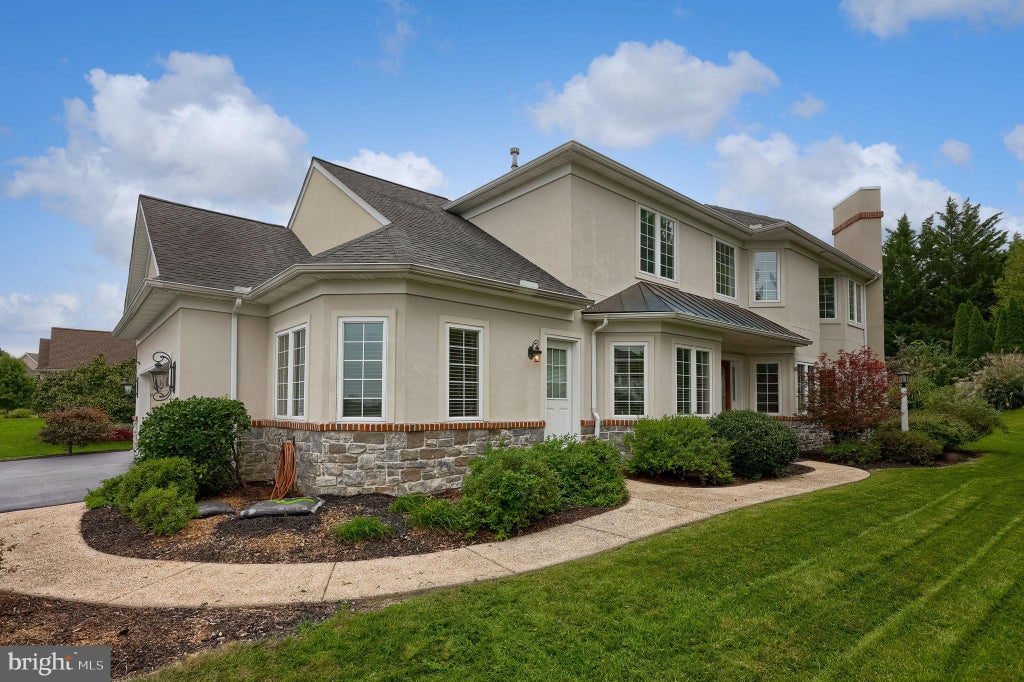 Photo of 224 Settlers Bnd, LANCASTER, PA 17601 (MLS # PALA2096228)