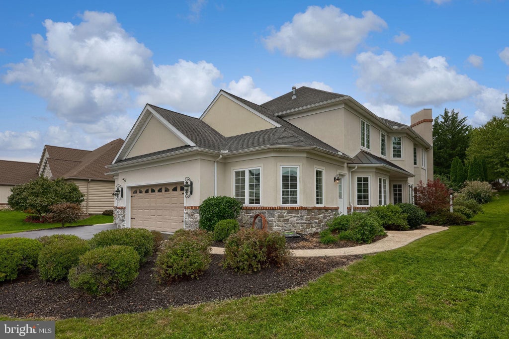 Photo of 224 Settlers Bnd, LANCASTER, PA 17601 (MLS # PALA2096228)