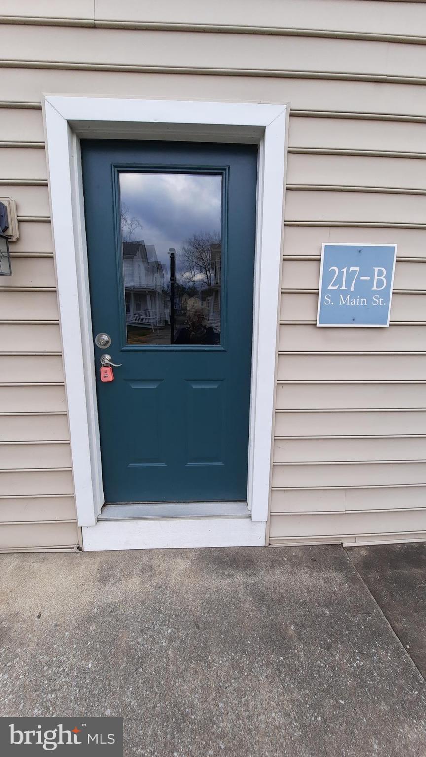 DOWNTOWN - Residential Lease