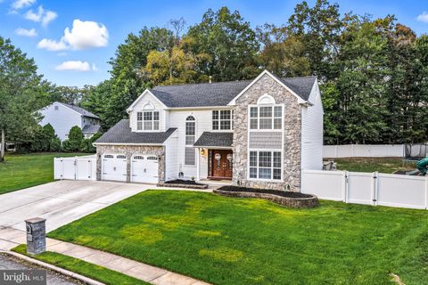 Photo of 105 Branchwood Drive, WOODBURY, NJ 08096 (MLS # NJGL2064752)