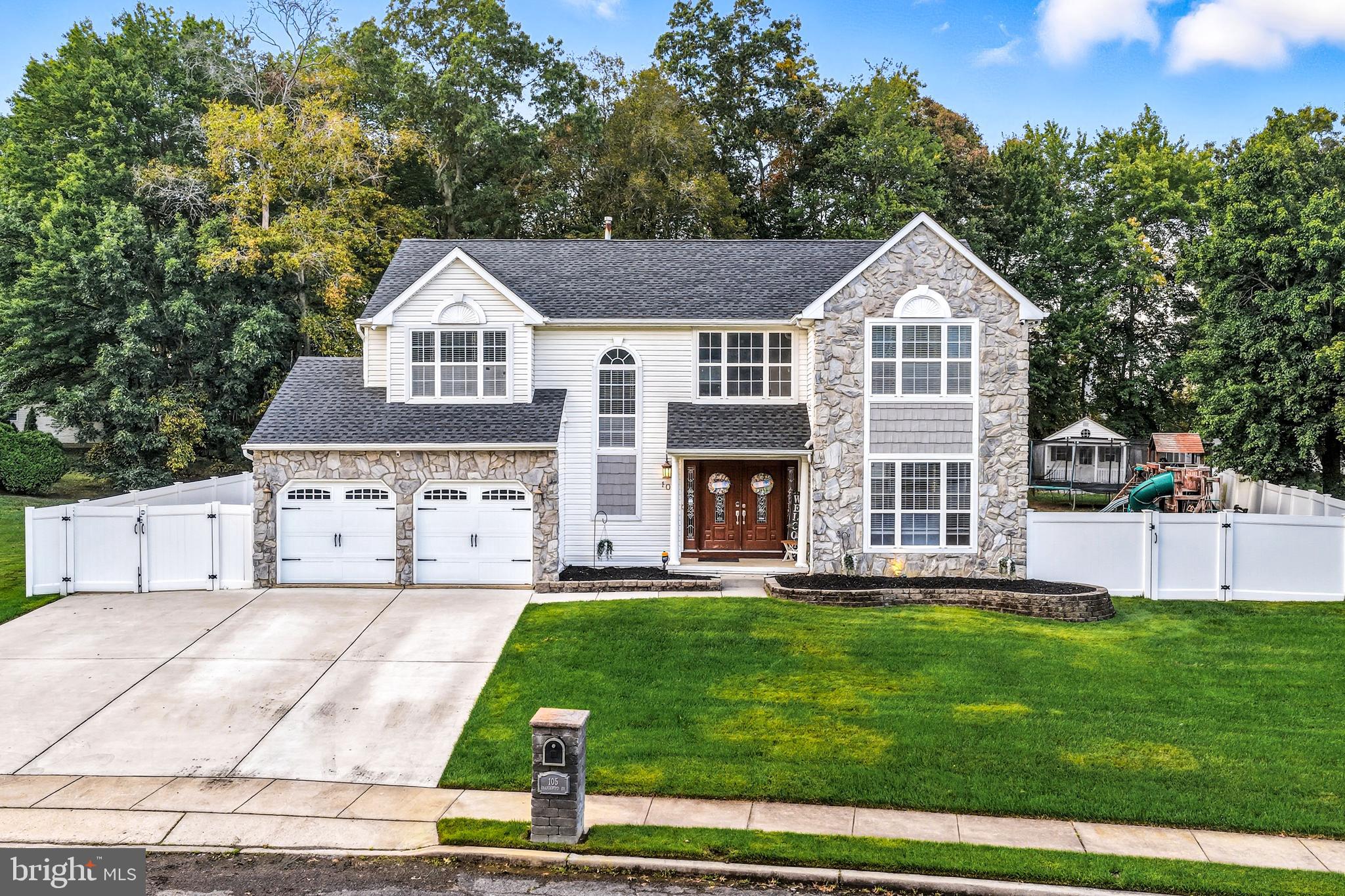 105 BRANCHWOOD DRIVE