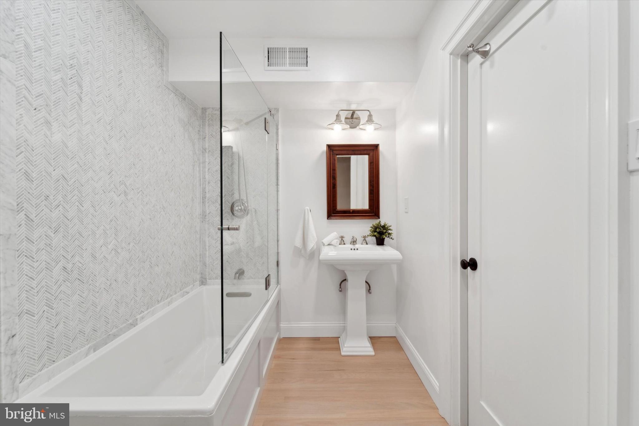 ART MUSEUM AREA - Residential