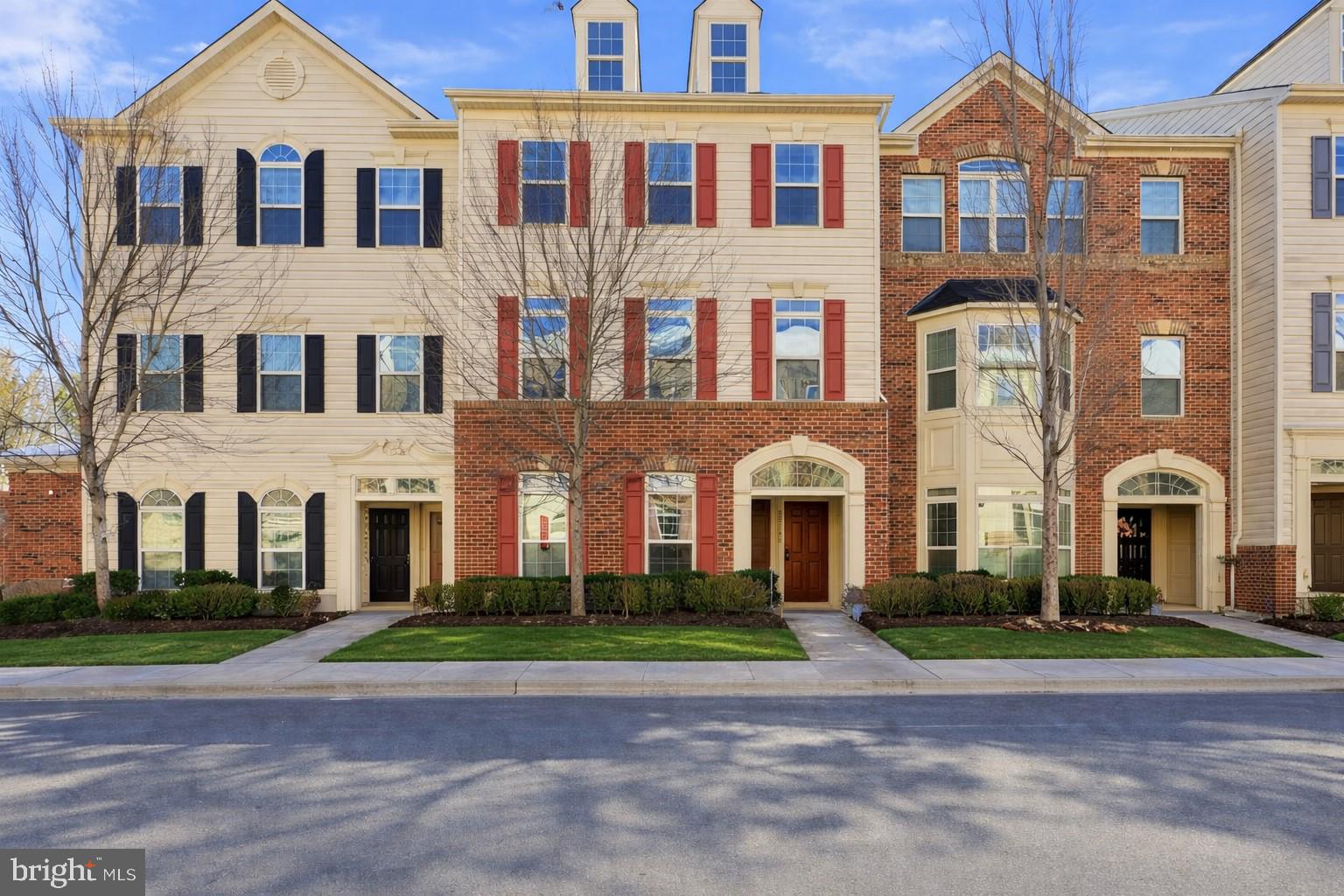 42143 PIEBALD SQUARE